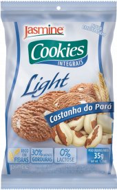 CASTANHA DO PARA.png - Cookies Integrais Light Castanha do ParáRico em firas, proteínas e ferroLivre de Gorduras Trans33% Menos açúcar30% Menos gordura Ingredientes: Farinha de trigo integral, farinha de trigo fortificada com ferro e ácido fólico, açúcar mascavo, óleos vegetais (palma, milho e girassol), castanha do Pará, milho integral em pó, maltodextrina, sal, edulcorantes naturais maltitol e glicosídeo de esteviol, agentes de crescimento (fosfato monocálcico, bicarbonato de sódio, bicarbonato de amônio), estabilizante natural lecitina de soja, aromas e corante natural caramelo.Contém glúten.Disponível na versão: 35g. 